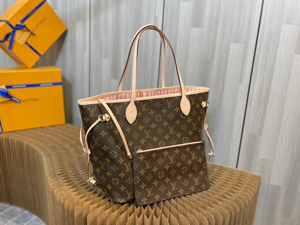 ルイヴィトンバッグ背面デザイン